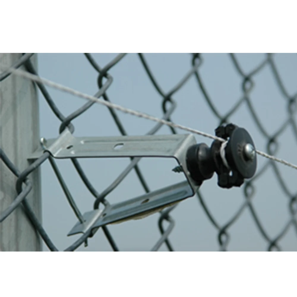 One Stop Supplier Chain Link Plastic Electric Fence Screw Insulator With Bracket Clamp