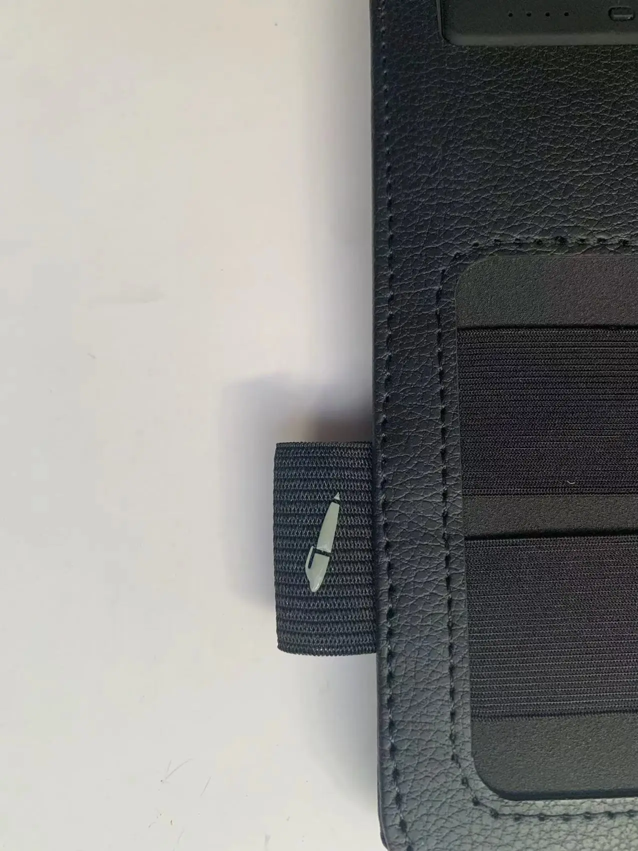 Portable Charging Wallet Wireless Smart Wallet with Power Bank and Cable Business Card Leather Holder Wallet