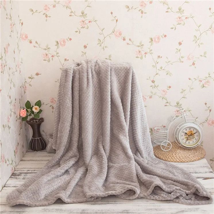 Wholesale Accept Customized Korean Polyester Flannel Blankets Soft Wholesale Price