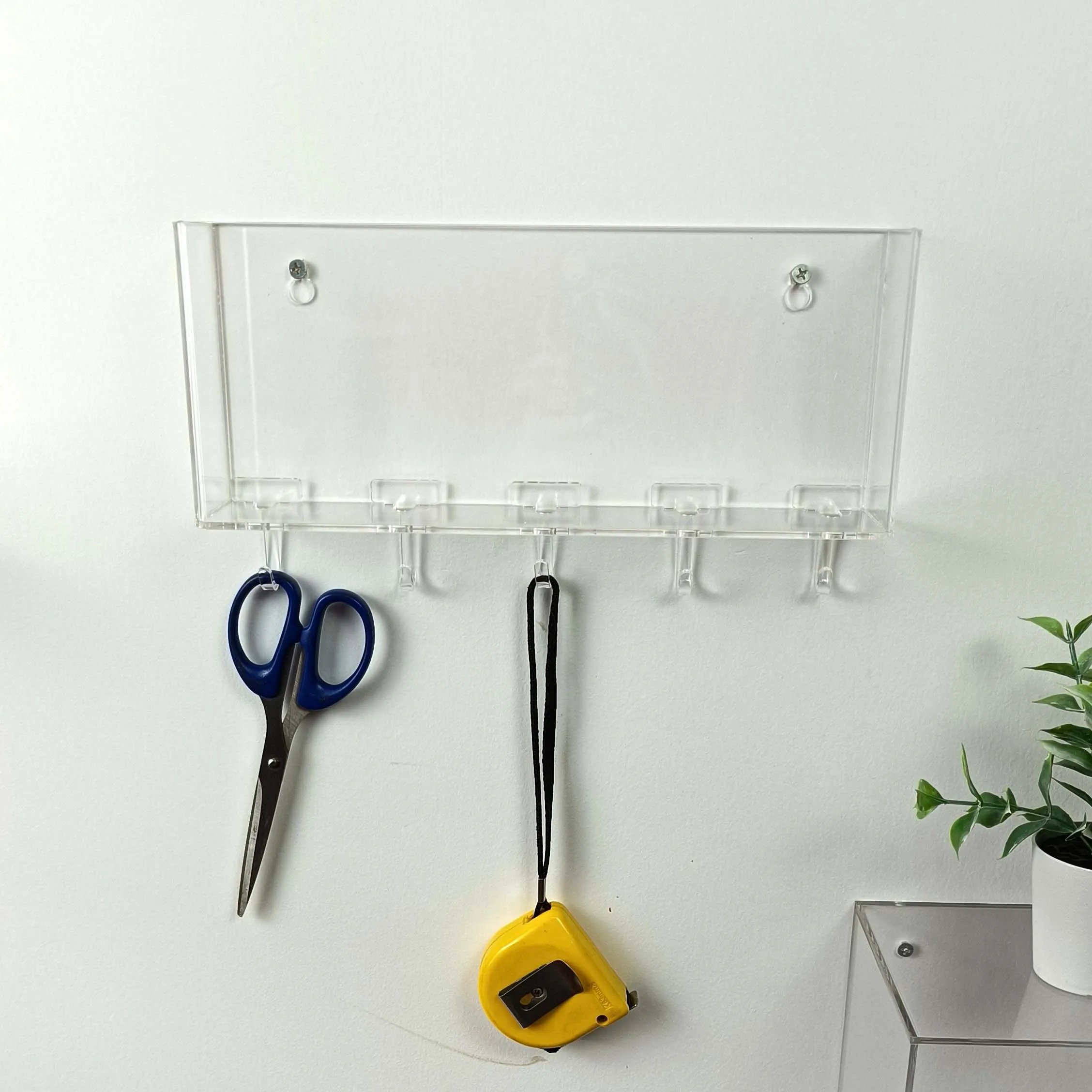 2022 Hot Sell Decorative Acrylic Mail Holder for Wall with 5 Key Hooks Wall Mounted Key Holder with Top Mail Storage Basket