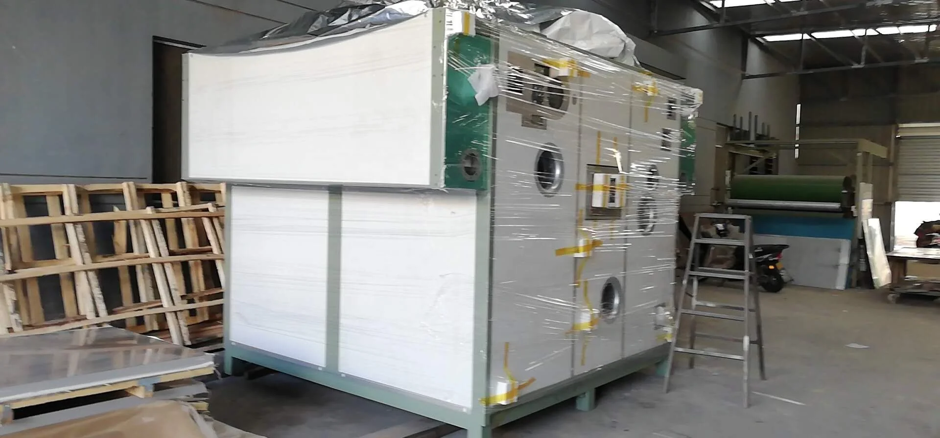 Large capacity steamer for reactive solution pigmen solution