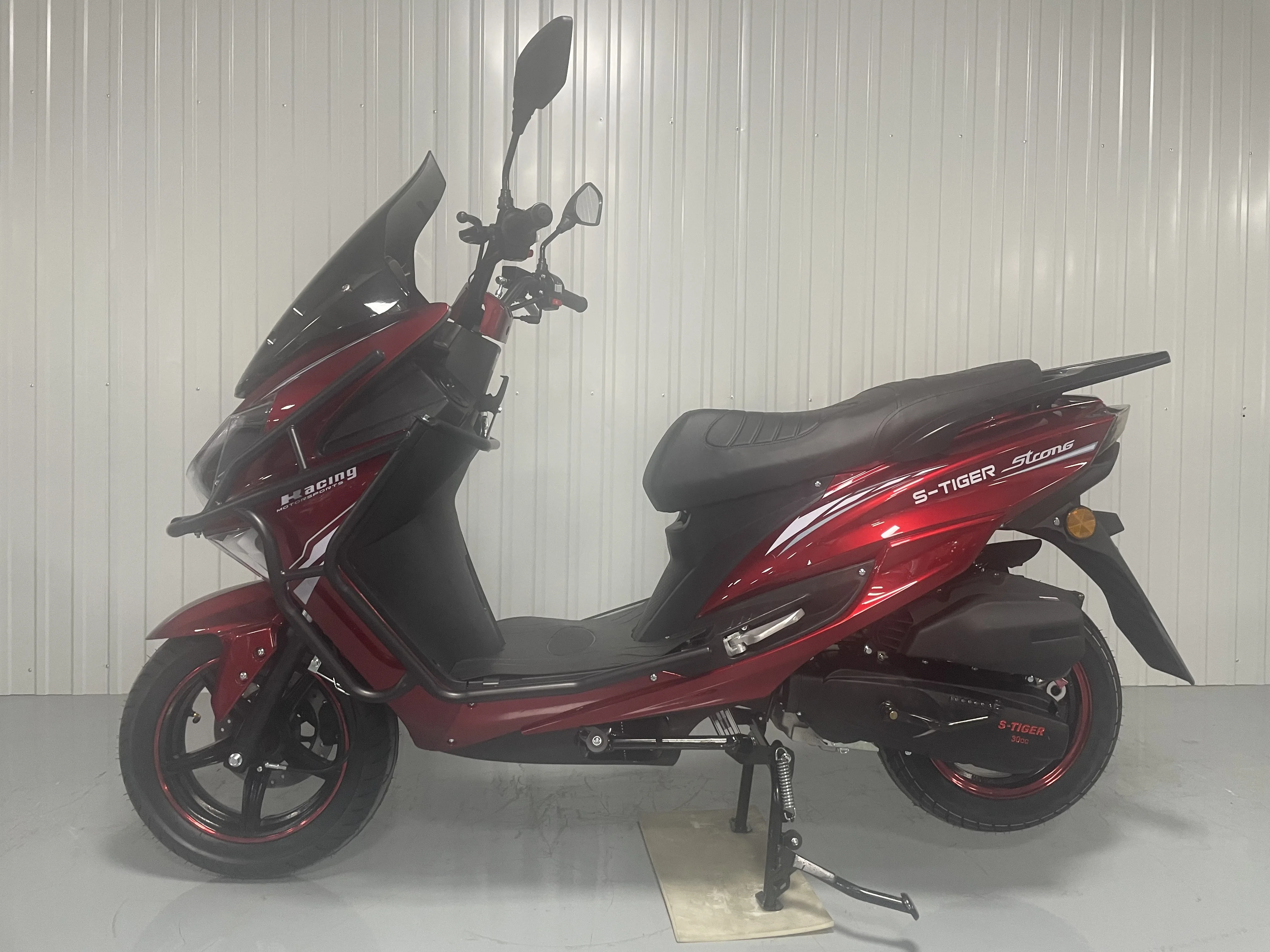150cc gasoline scooter with best price and good condition