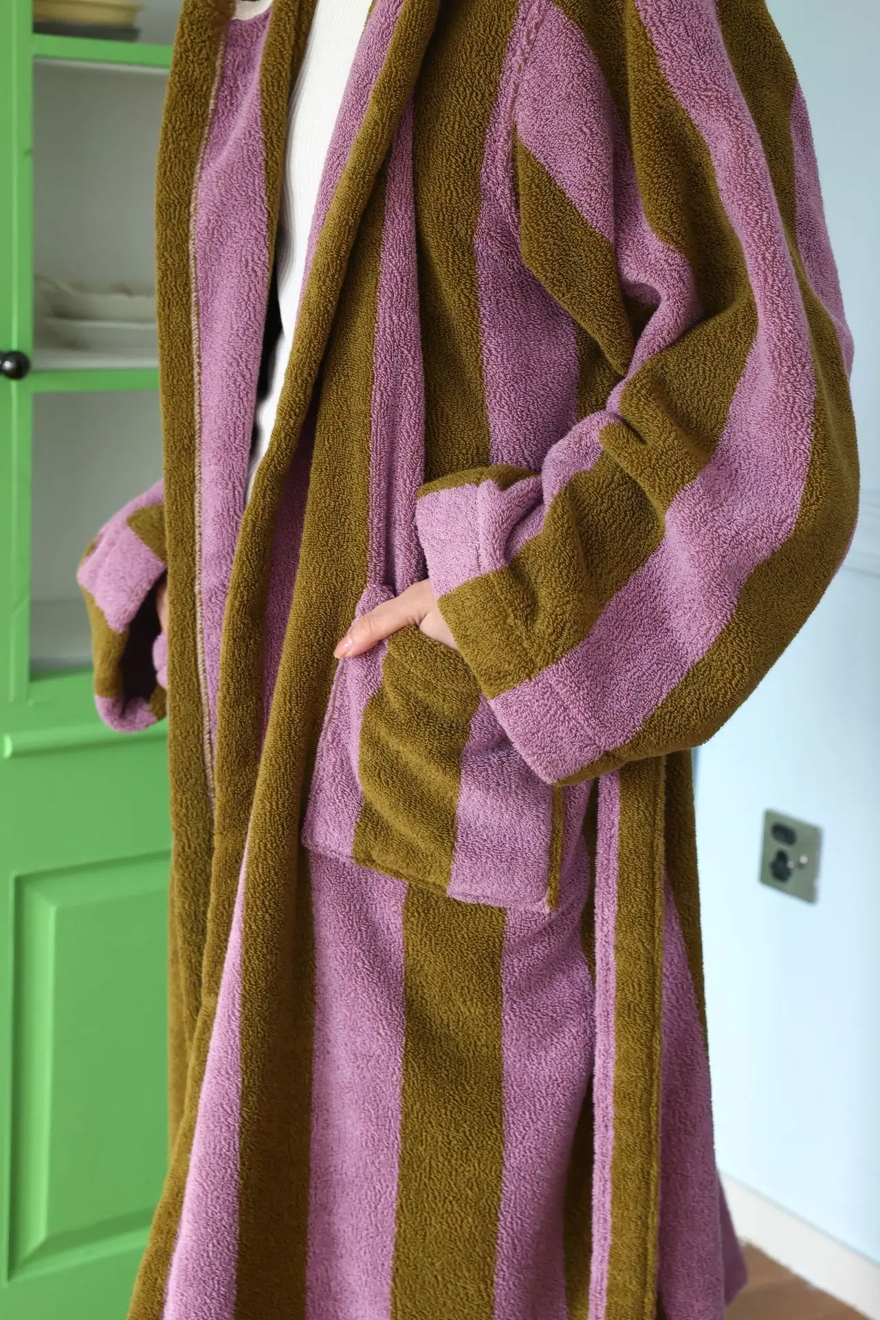 Unisex Colorful Designer Towelling Robe Super Good Absorption Big Hood Robes Woman Vintage Retro Stripe Terry Cotton Bathrobe