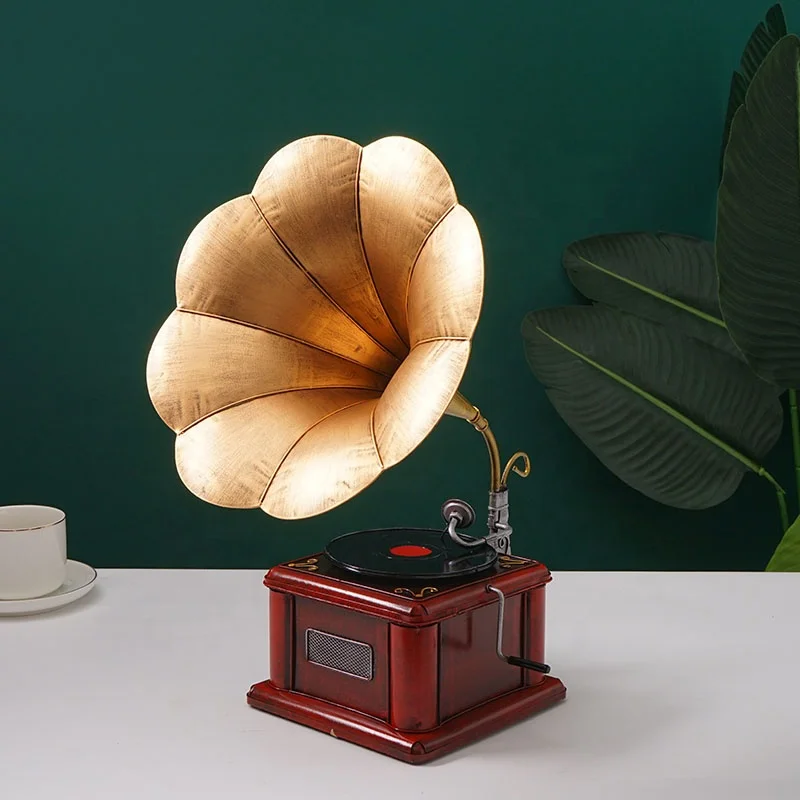 CY046 Classic Design Gramophone Hot Selling Music Box Big Size Iron Retro Phonograph Model For Coffee Shop Decoration