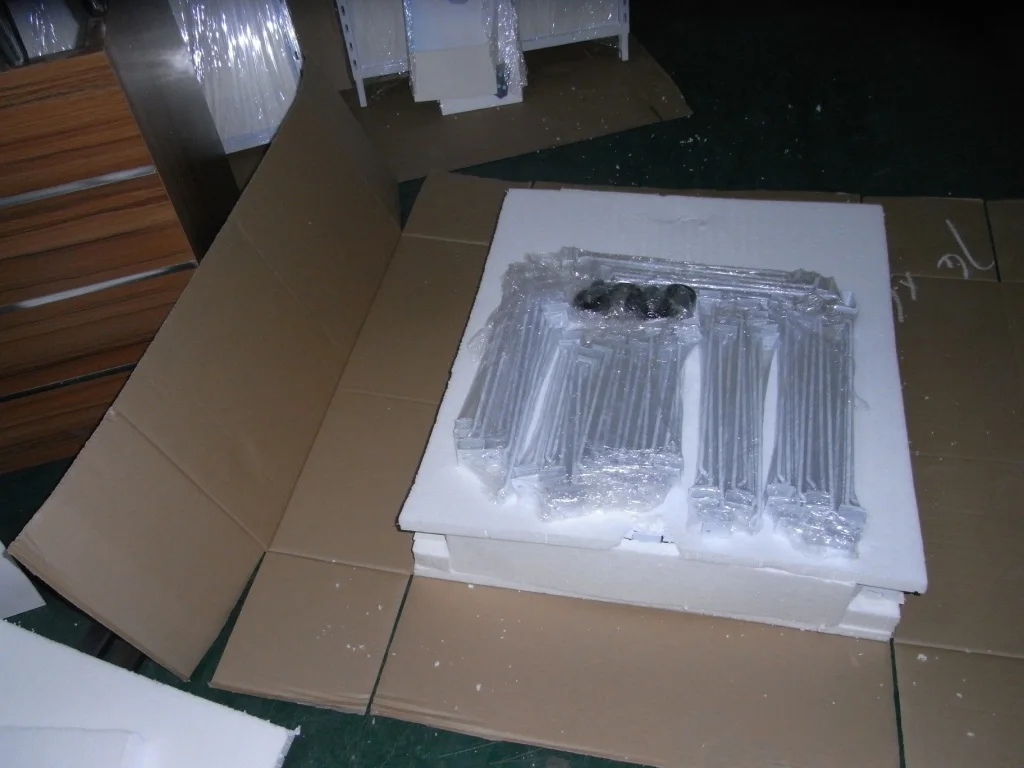 custom retail metal floor wire hook display stands for hanging items/custom display racks for bagged candy and snacks