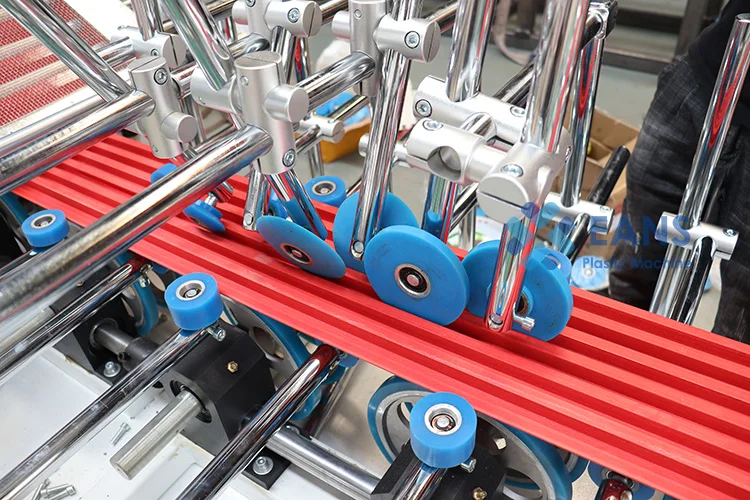 PVC WPC Fluted Louvers Wall Panel Lamination Wrapping Machine