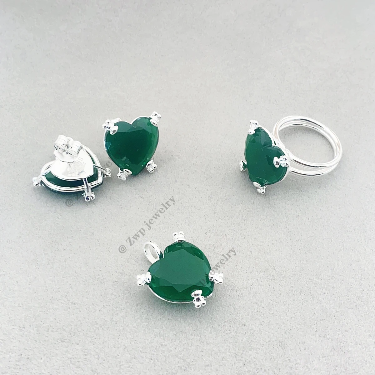 2023 New Touses 925 Sterling Sliver Green Chalcedony Heart Faceted Earrings Rings Pendant With Bear Claws Women Luxury Jewelry