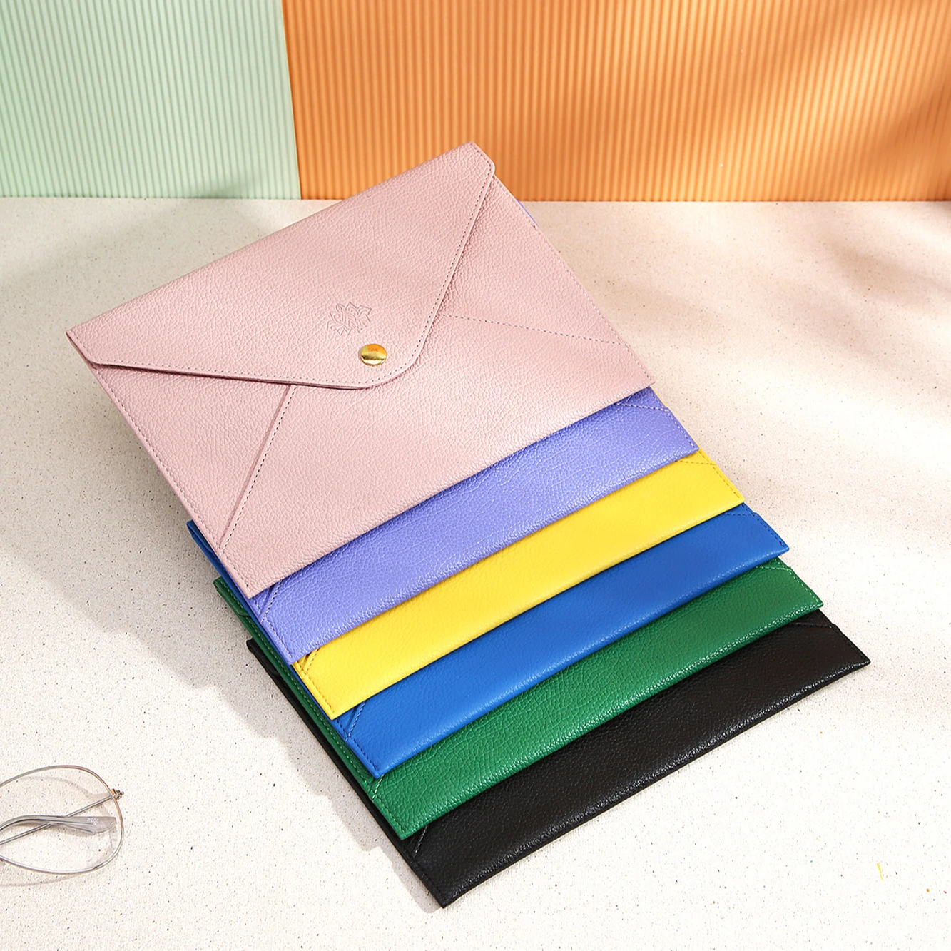 Custom Logo Fashion Europe America Popular Ladies Portable Vegan  Leather Purse Frame Clutch Bag