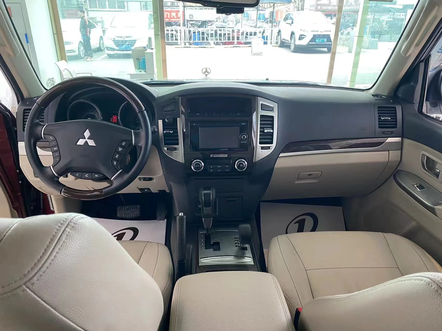 Подержанные автомобили Mitsubishi PAJERO подержанные в хорошем состоянии низкая цена поставщик из Китая