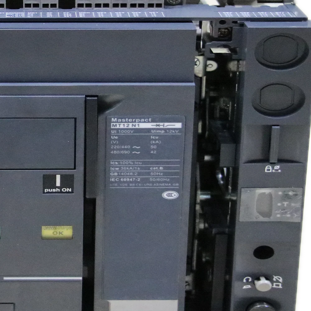 
47147Masterpact MT 12 N1 3P4P Fixed body vacuum circuit break 