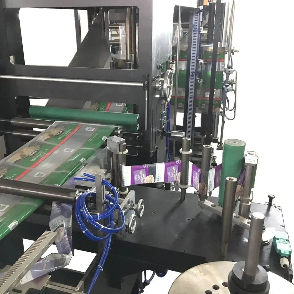 Three-side sealing with Zipper bag making machine zipper pouch making machine standing pouch bag making machine