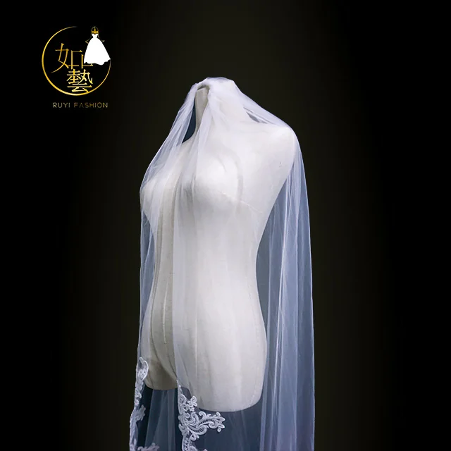 Applique ivory wedding dress shop with long veil