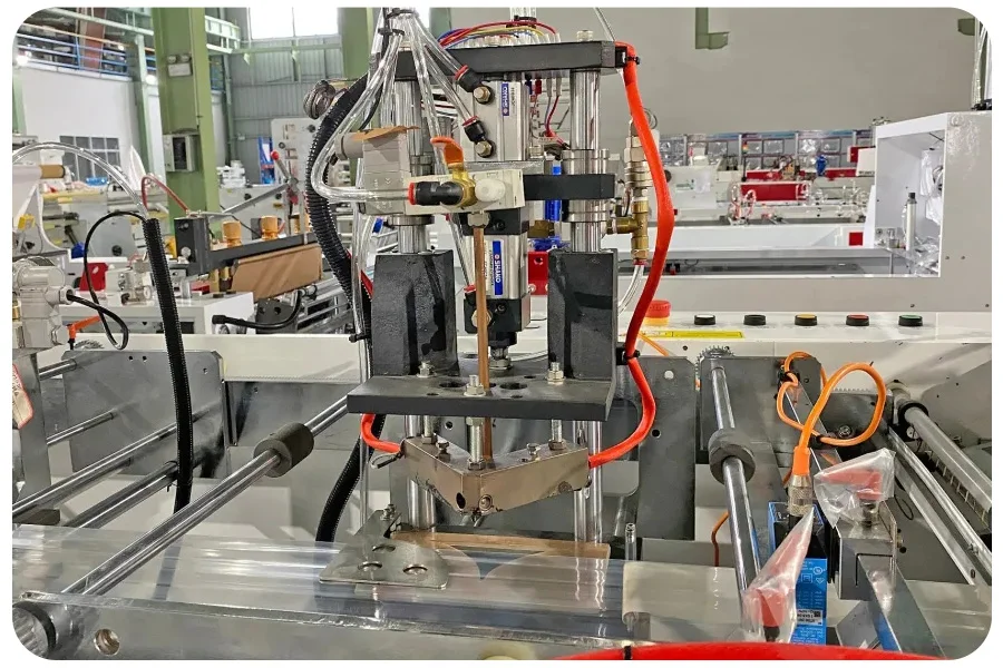 Customized Euro Type Baby Diaper bag Windmill Collection Wicket Bag Making Machine