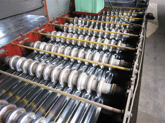 Hot selling 40g regular spangle 3m corrugated tiles zinc GI galvanized corrugated roofing sheets