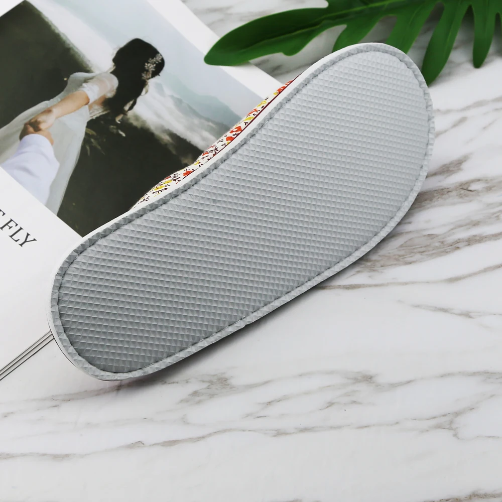 Variety of materials can be customized womens slippers hot transfer color transition disposable slippers spa
