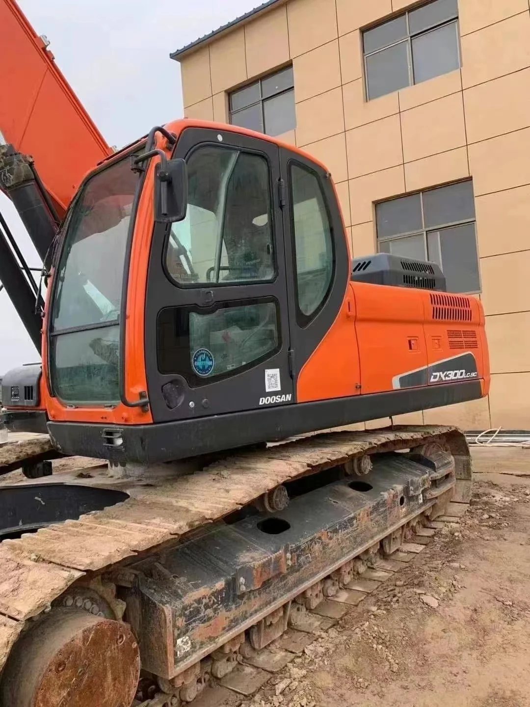 Хорошая цена подержанного оборудования Doosan DX300 экскаватор в хорошем состоянии
