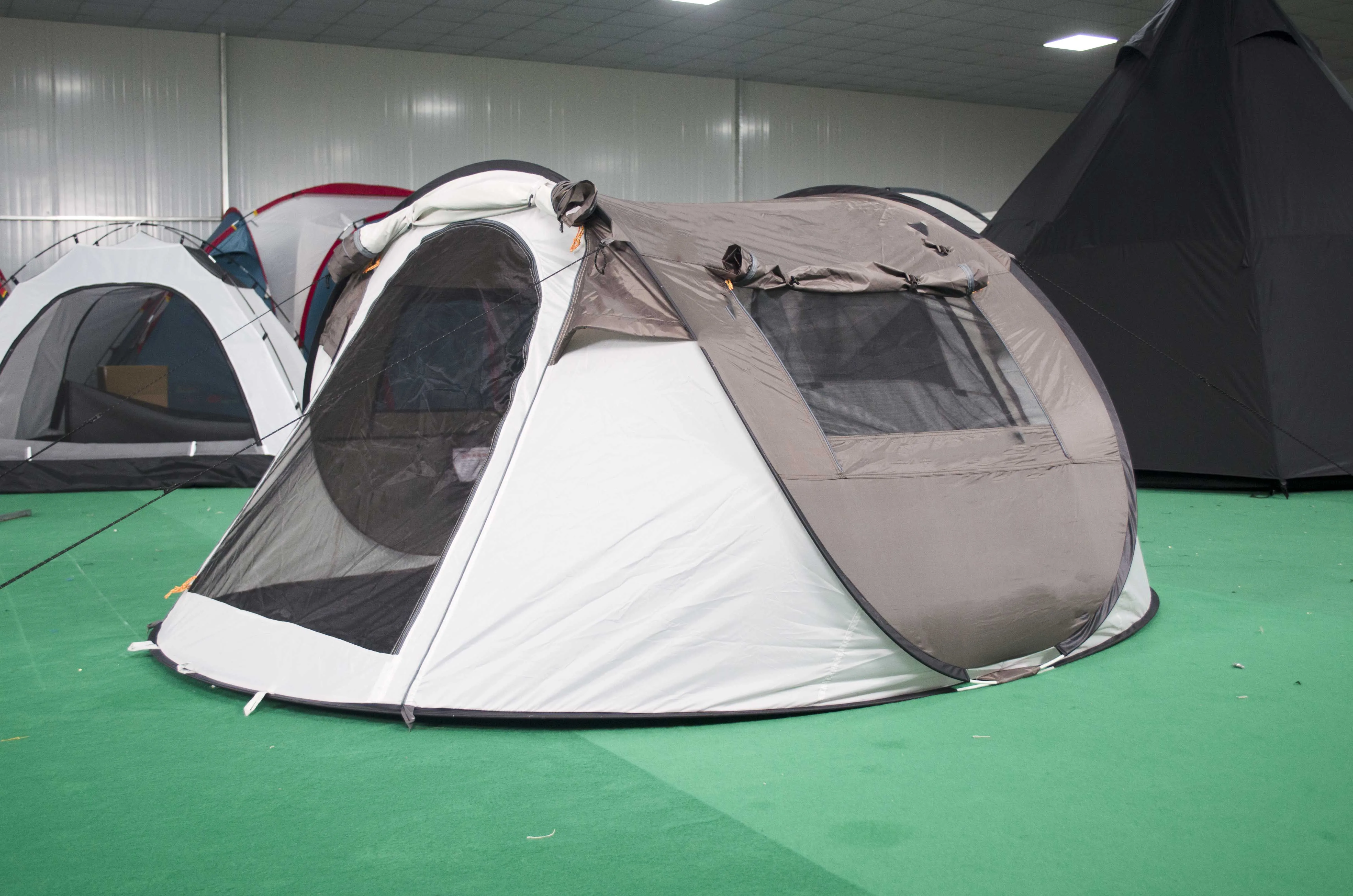 Pop Up Tent 2-3 Person Automatic Outdoor Instant Pop Up Tent in 10 seconds