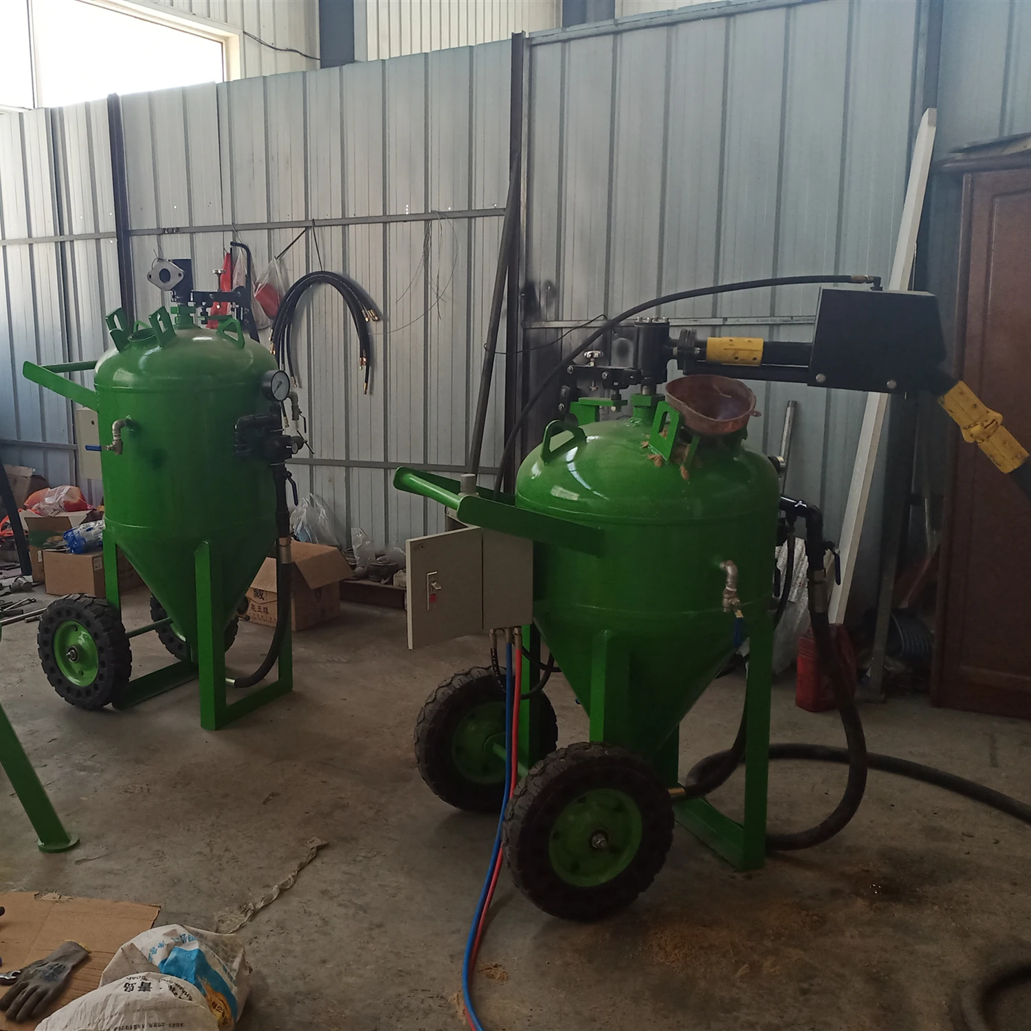 Влажный беспыльный шлифовальный аппарат для удаления ржавчины