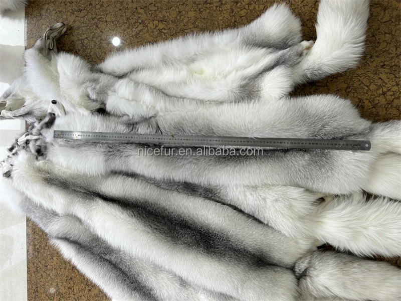 Finland Natural Cross Pattern Color Fox Fur Pelt Skin