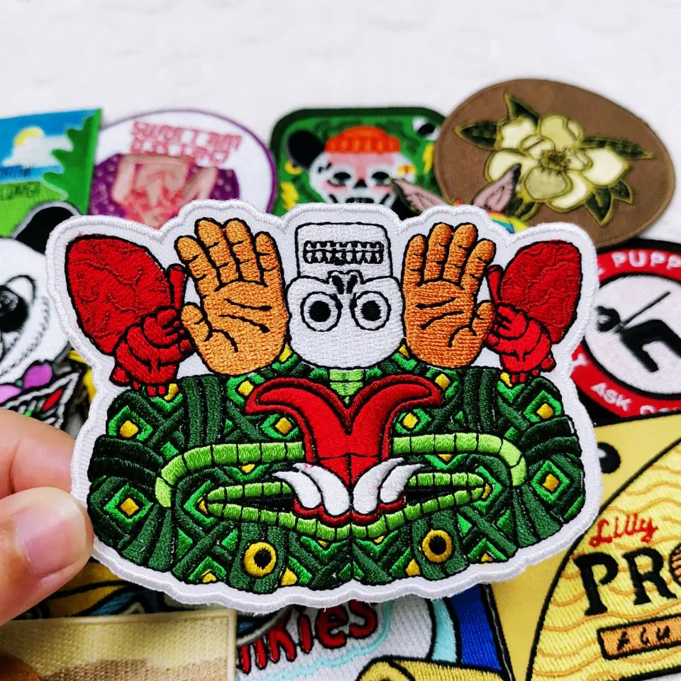 PINSBACK Custom Cartoons Pocket Monsters Pikachu Comics logo characters iron on embroidery patches animal dog and cat squirrel