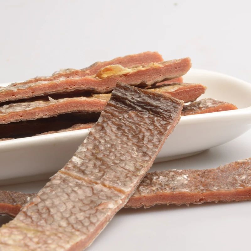 Прямая поставка с завода воздушная сушеная рыбья кожа собачьи лакомства богатые рыбьим жиром закуски и вяленое лосось