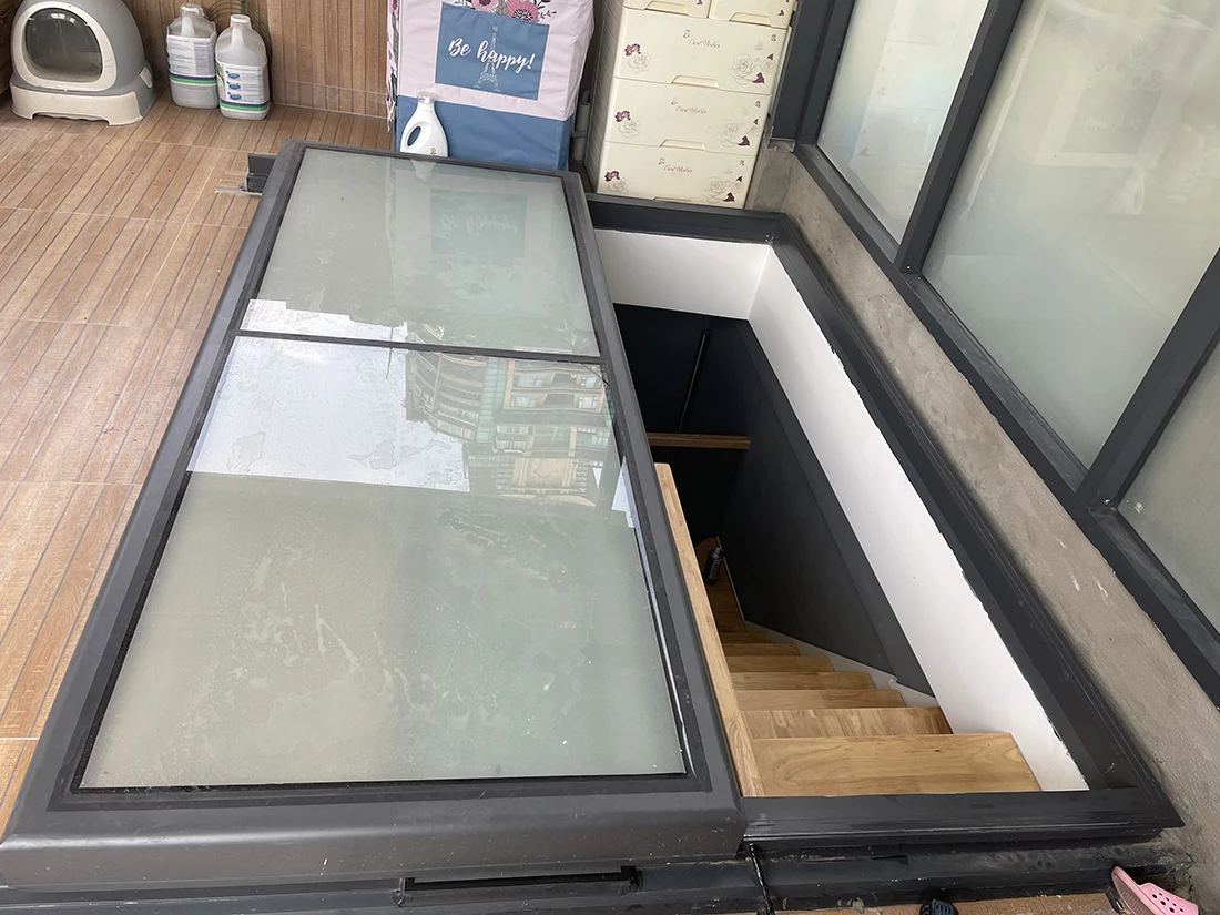 Sell like hot cakes Sound insulation natural lighting translation sliding roof skylight for The attic