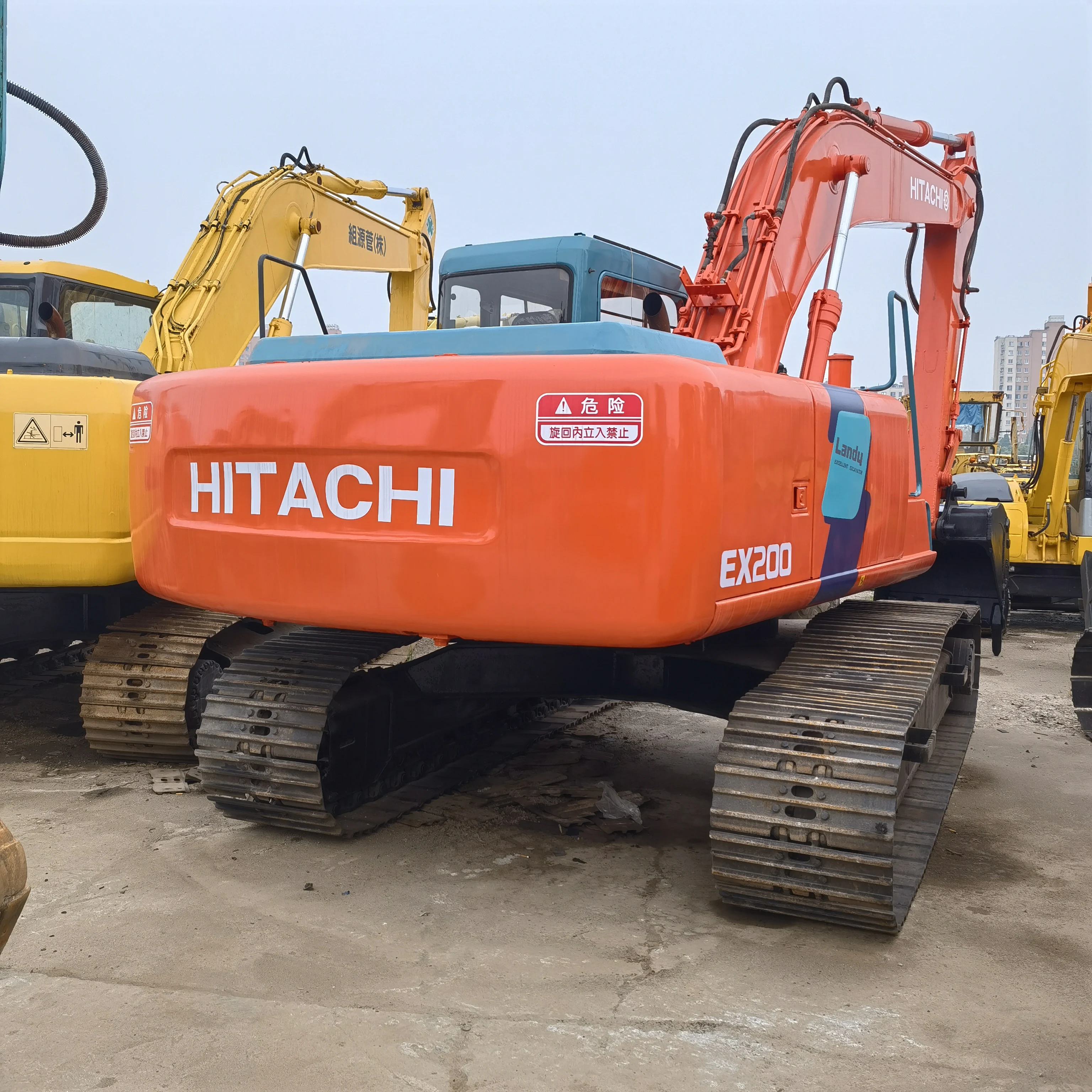 Hitachi EX200-3 б/у гусеничный экскаватор Isuzu компоненты сердечника двигателя включая насос подшипник коробки передач PLC