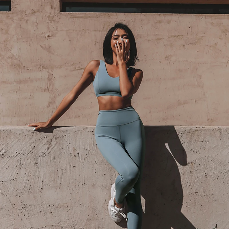 Wholesale Yoga Active Wear Tight Sports Clothes 2 Piece High Waist Leggings Sports Bra Gym Fitness Set