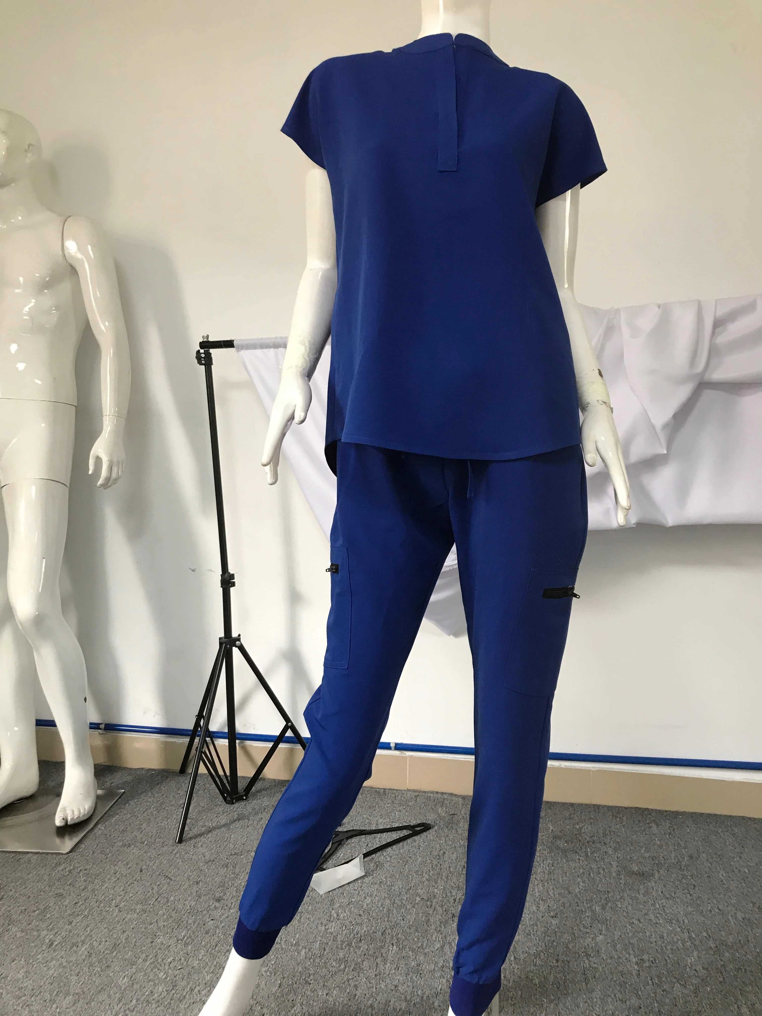 
Custom Doctor Uniforms Medical Nursing Scrubs Uniform With Print Logo 