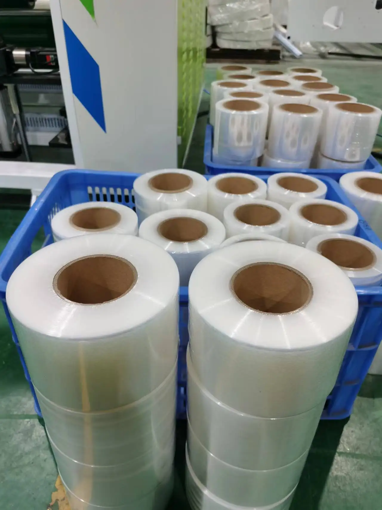 JX-1000 Four-station LLDPE protective film cling film automatic slitting machine stretch film automatic slitter