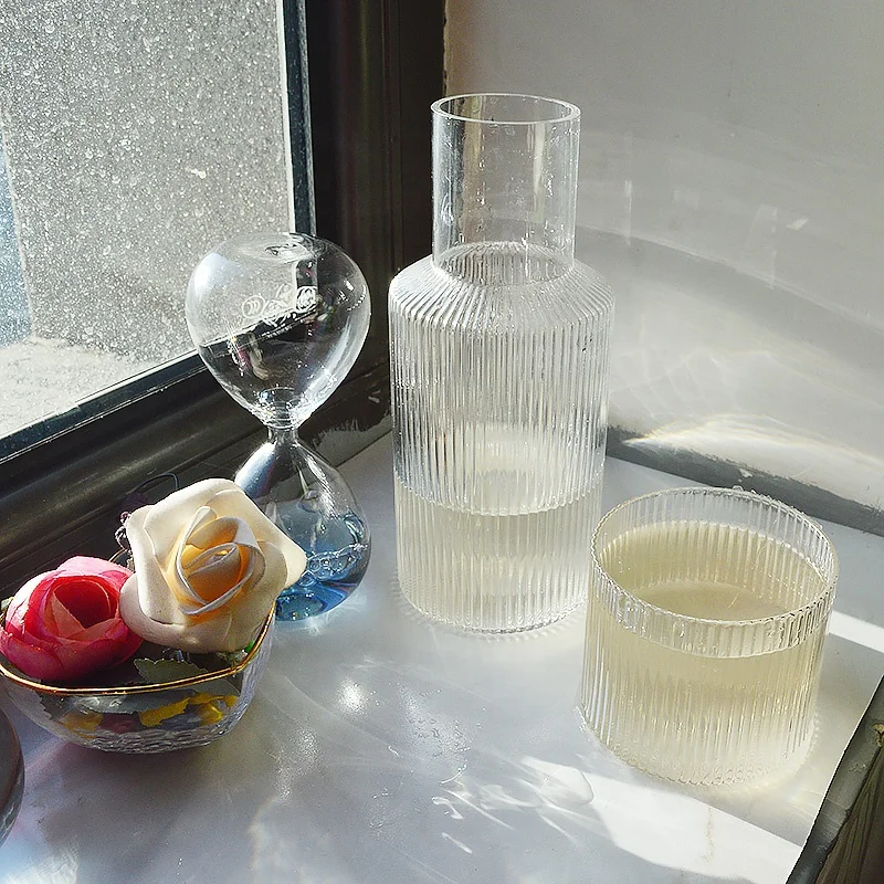 Винтажный прикроватный ребристый графин для воды со стеклянной чашкой