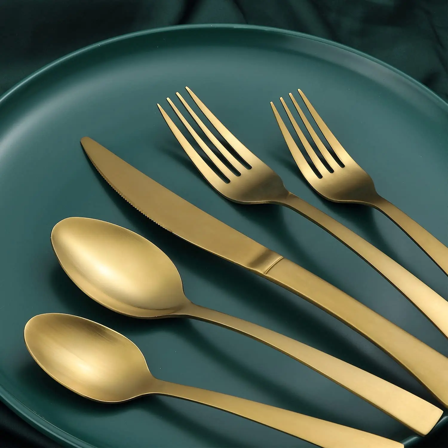 Wholesale Restaurant Hotel Matte Silverware Stainless Steel Gold Plated Wedding Restaurant Cutlery Sets Silverware Flatware Set