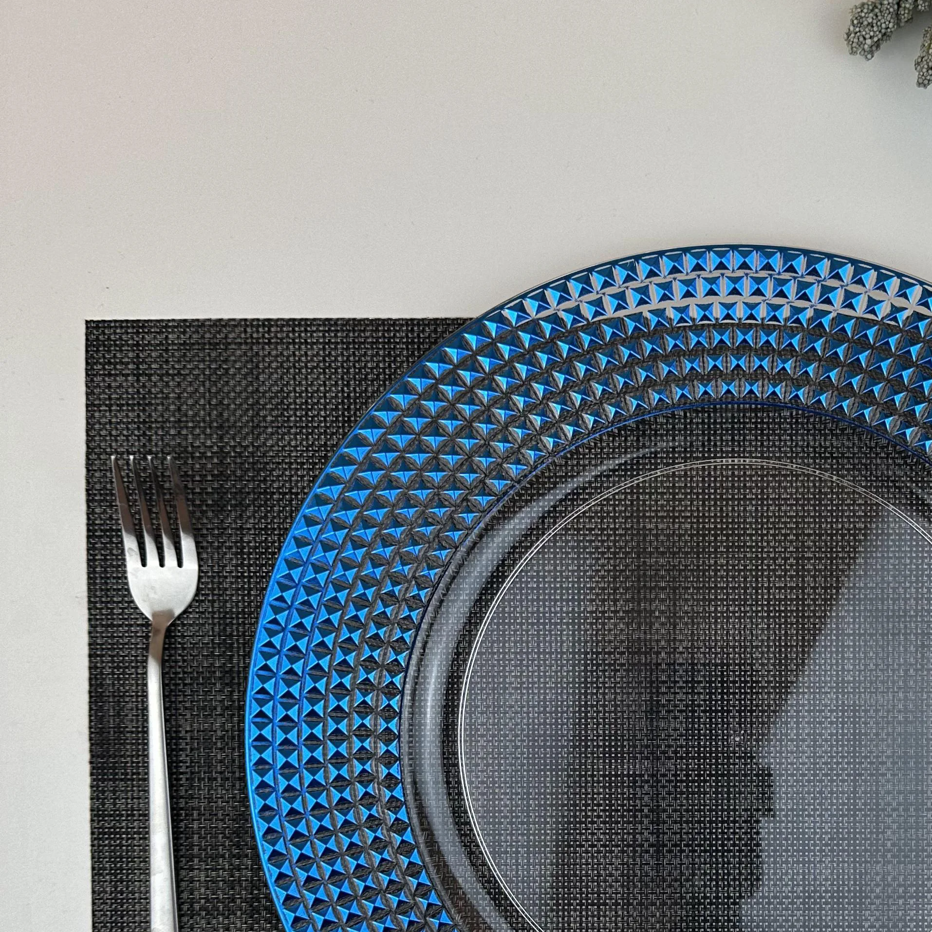 2025 table decoration party event round 33 cm clear dotted charger plate with gold and silver