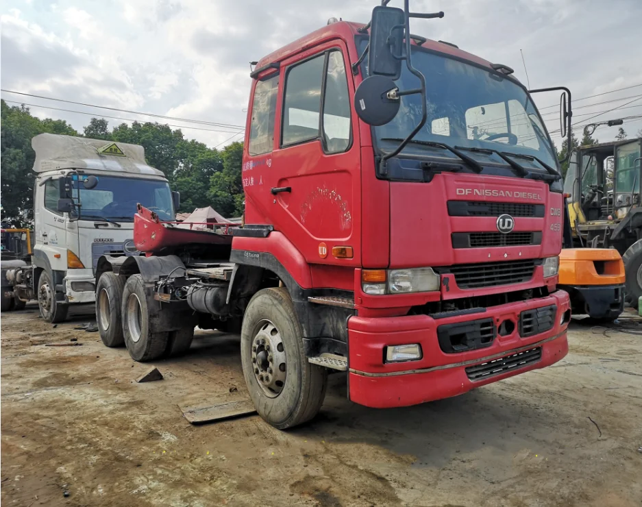 Good Condition Japan Transportation Tractor Truck 6x4 / Nisaan UD Truck