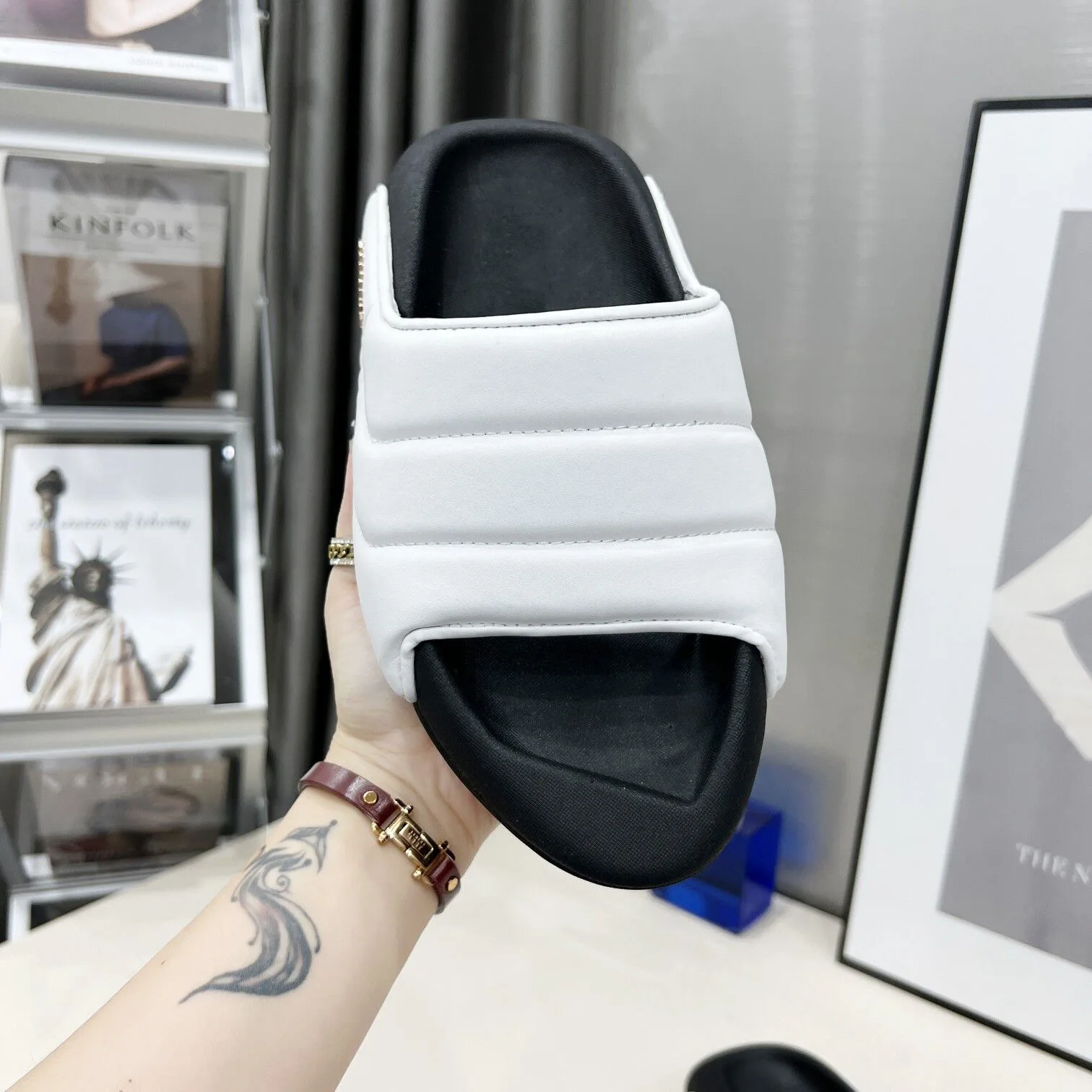 2022 foreign trade summer new European and American fashion thick bottom one-line heightened space bread slippers