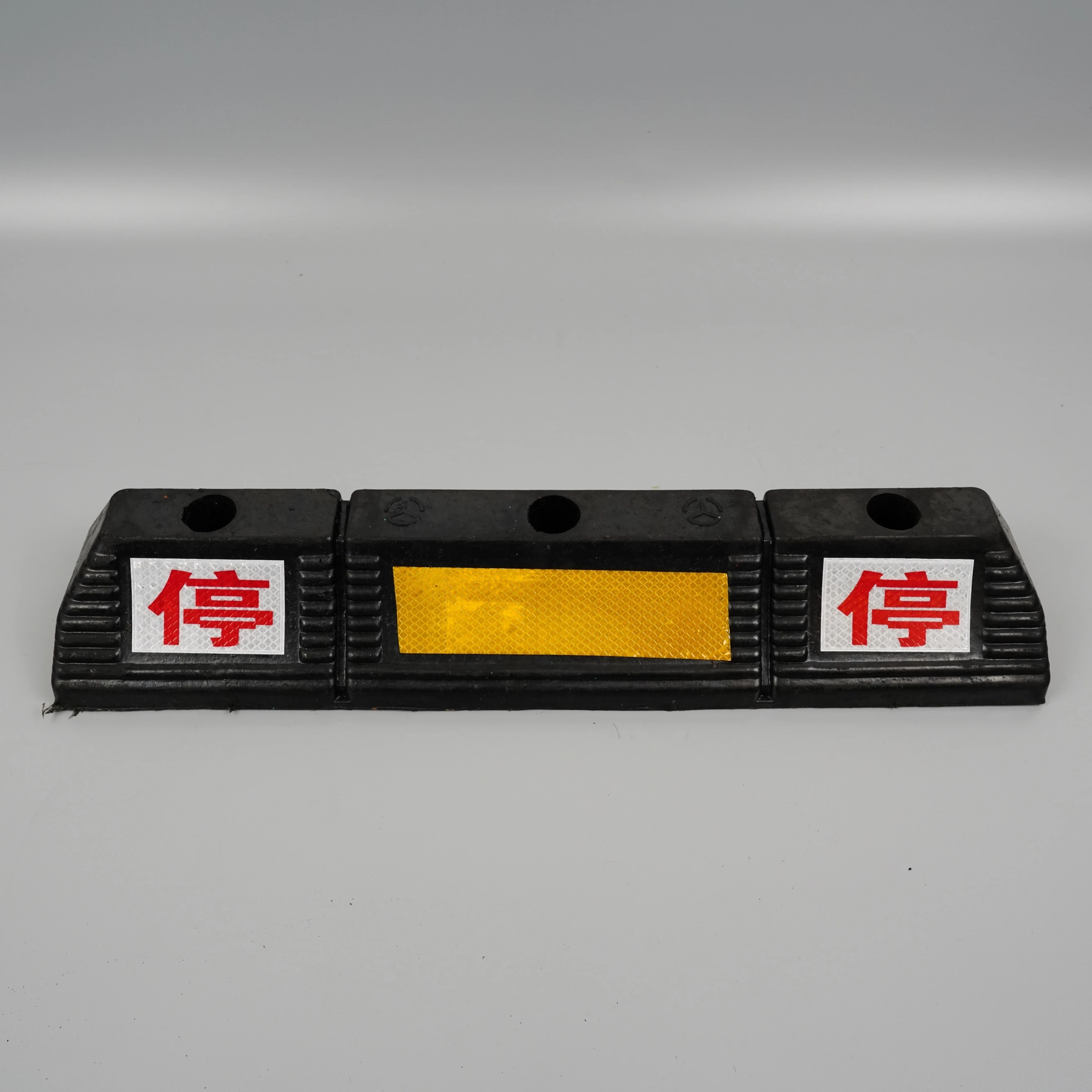 Parking Curbs Car parking Wheel chock Rubber Wheel Stopper Protectors STOP Parking wheel stopper