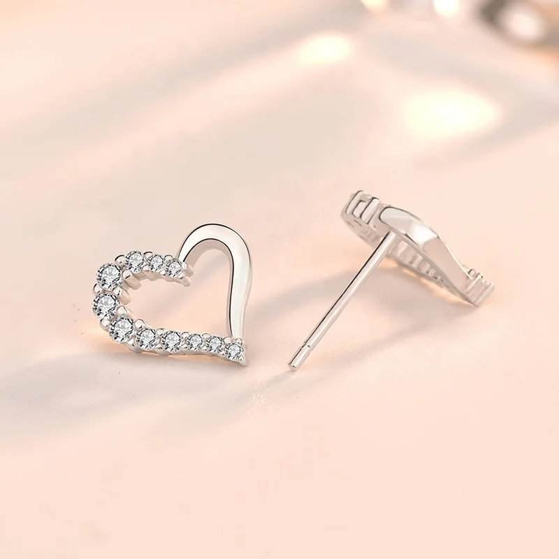EC35 2019 Rhodium Plated Jewelry In Korea Design 925 Silver Love Heart Creative Stud Earrings wholesale