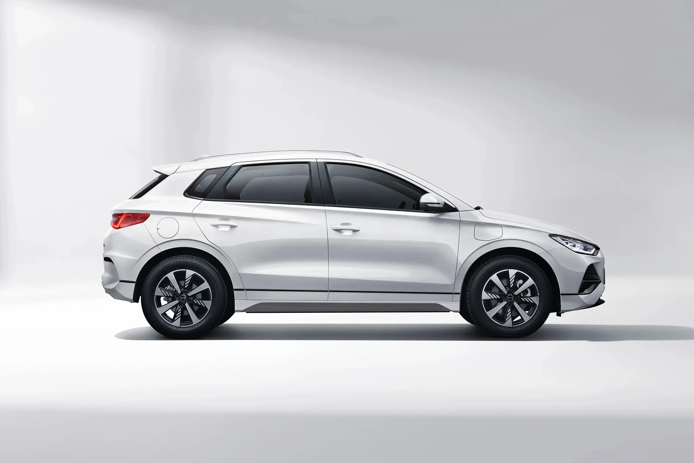 2024 Luxury Restyled EV Mini Electric Car BYD E2 405km Range Lithium Battery High Speed New Energy Vehicle Left Steering