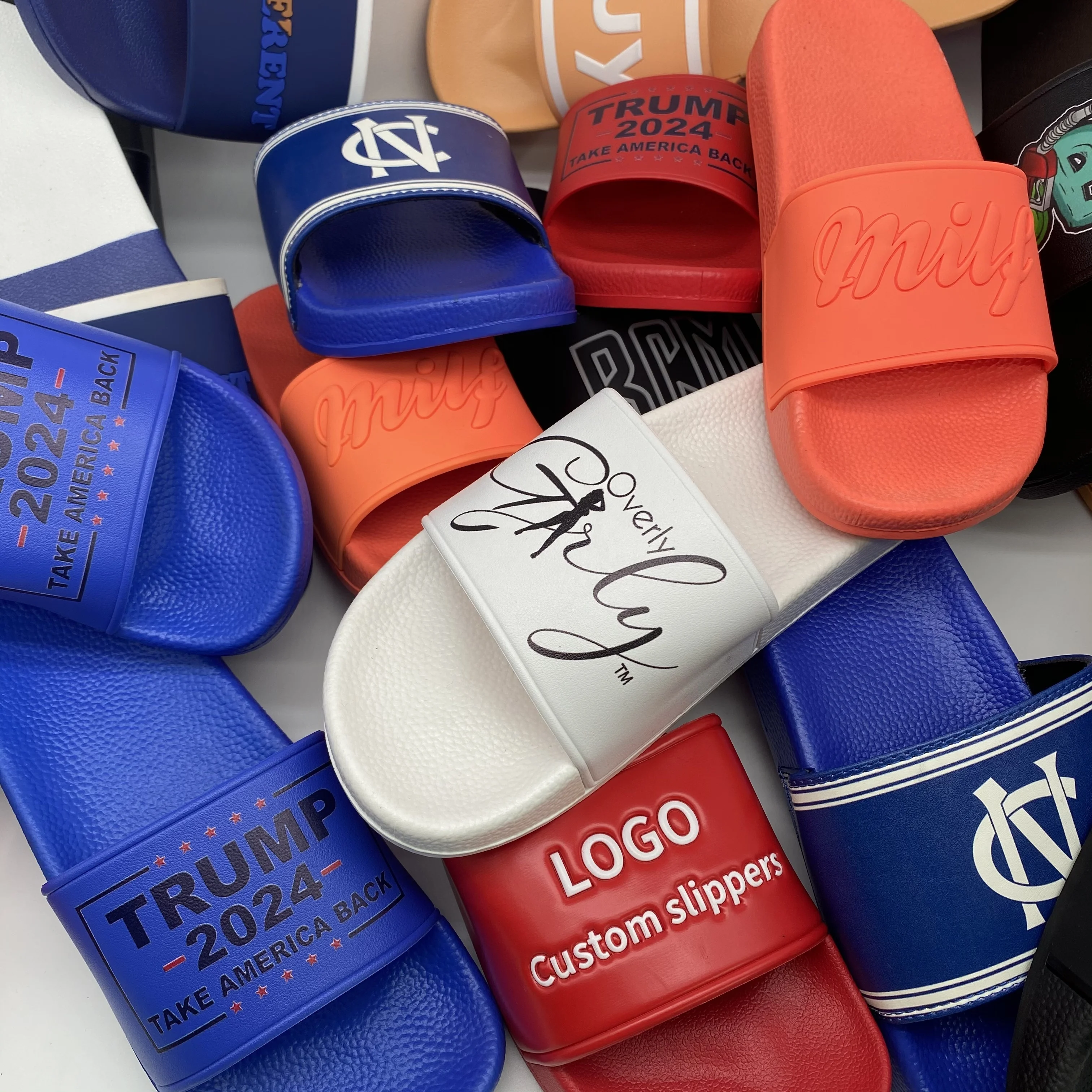 New Designer OEM Logo Men Slippers Brand Pain Blank Slide Sandal Pvc Sliders Custom Made Summer Beach Rubber Slipper For Unisex