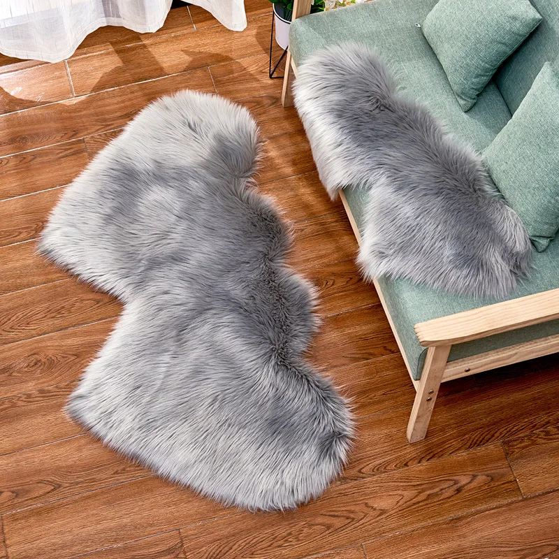 Luxury Fluffy Faux Sheepskin Area Rug Heart Shaped Rug Fuzzy Room Carpet for Home Living Room Sofa Floor Bedroom