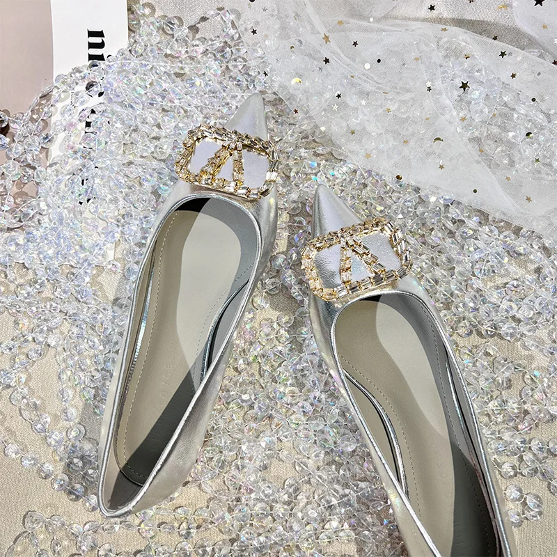 French temperament silver single female low heels 2024 new fashion rhindiamond-shallow mouth thick heel pointed flat shoes 3cm