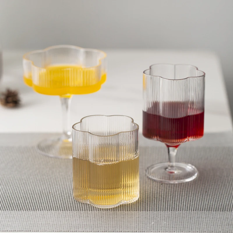 Wholesale Creative Hand Blown Flower Shape Crystal Glass Goblets Cocktail Glass Vertical Stripe For Wedding Party