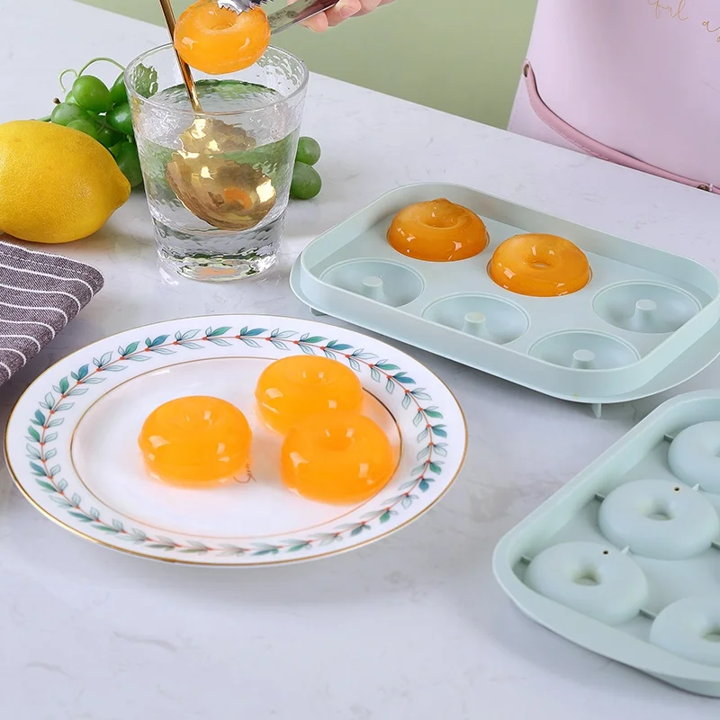 3D doughnut shape 6 grids PE funny ice maker plastic ice cube mold for chilling cocktail juice whiskey