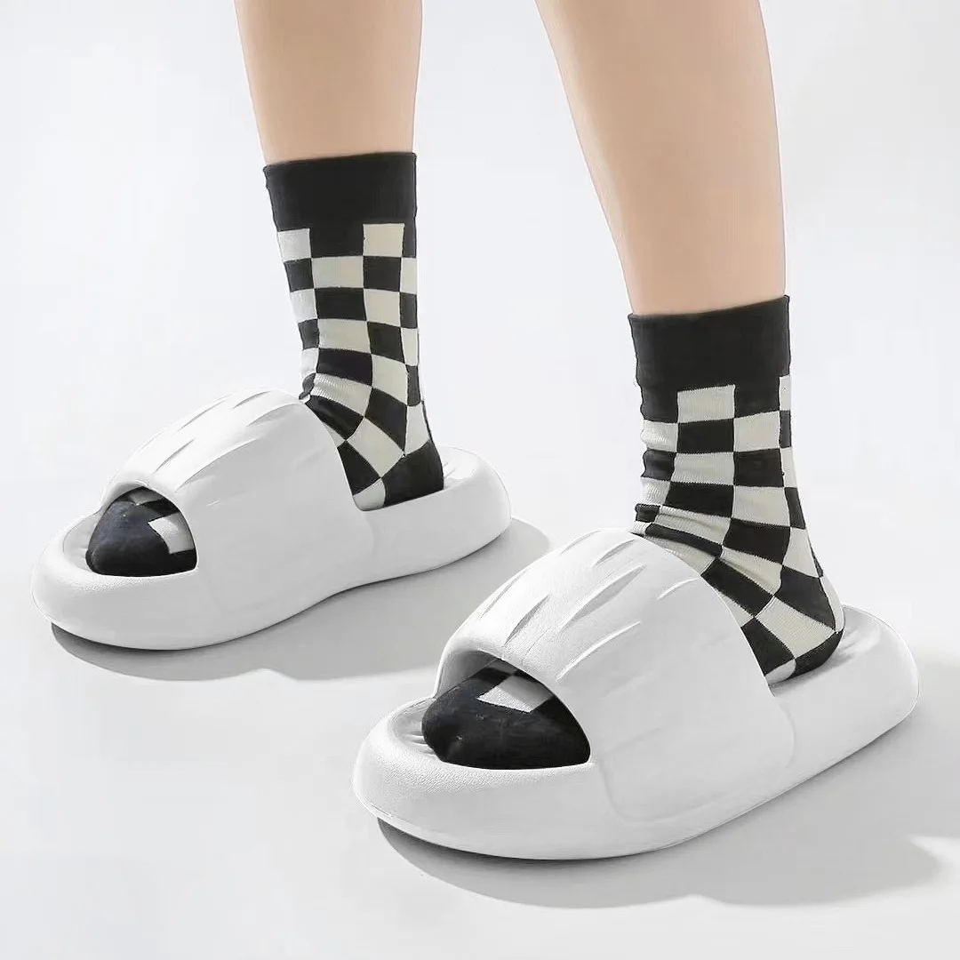 2022 bread slippers EVA rubber and plastic thick bottom casual couple men and women flat slide slippers unisex slides slippers