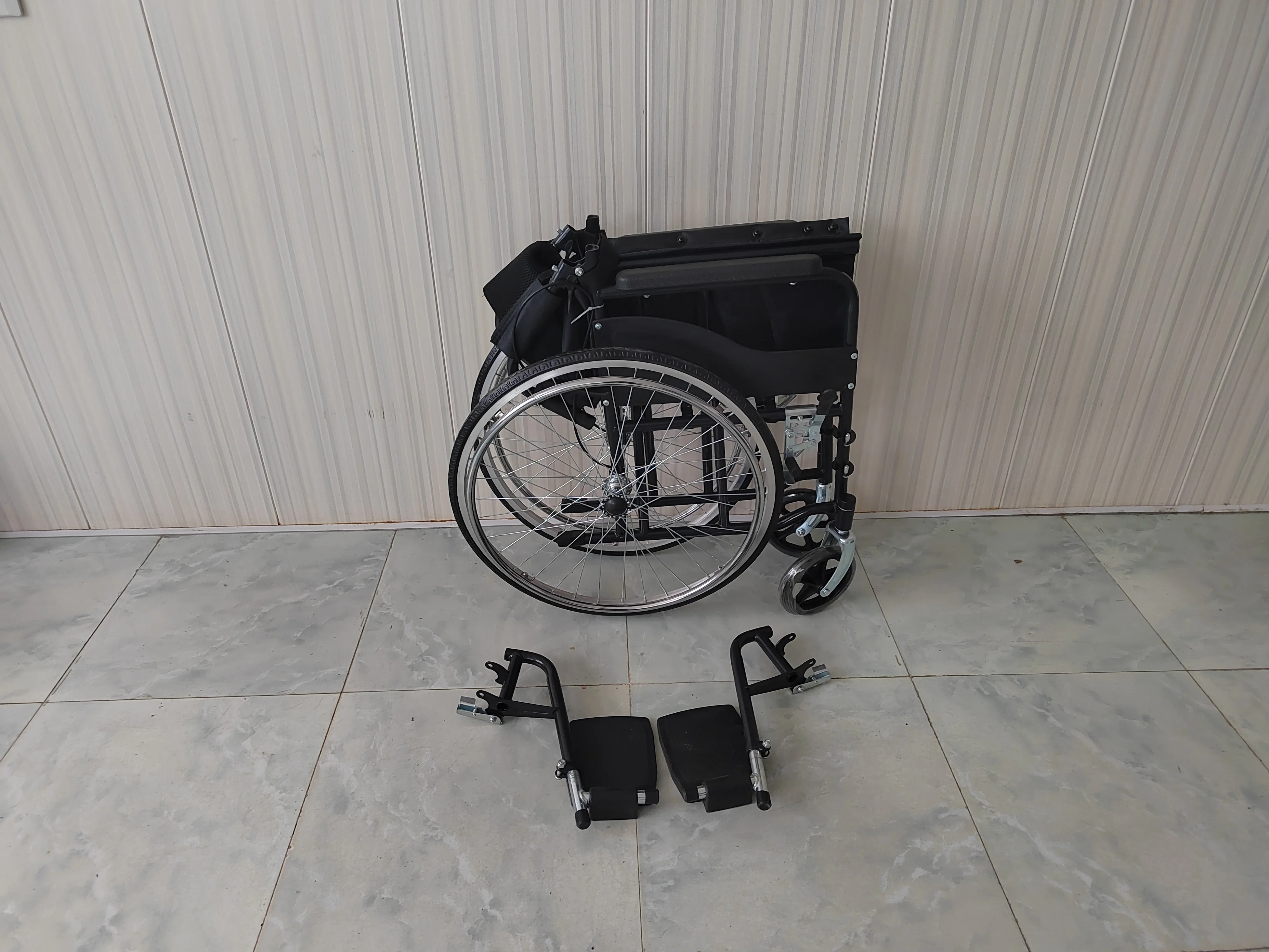 Folded Wheelchair  Detachable leg Wheelchair Light Weight and Economical Manual Wheelchair