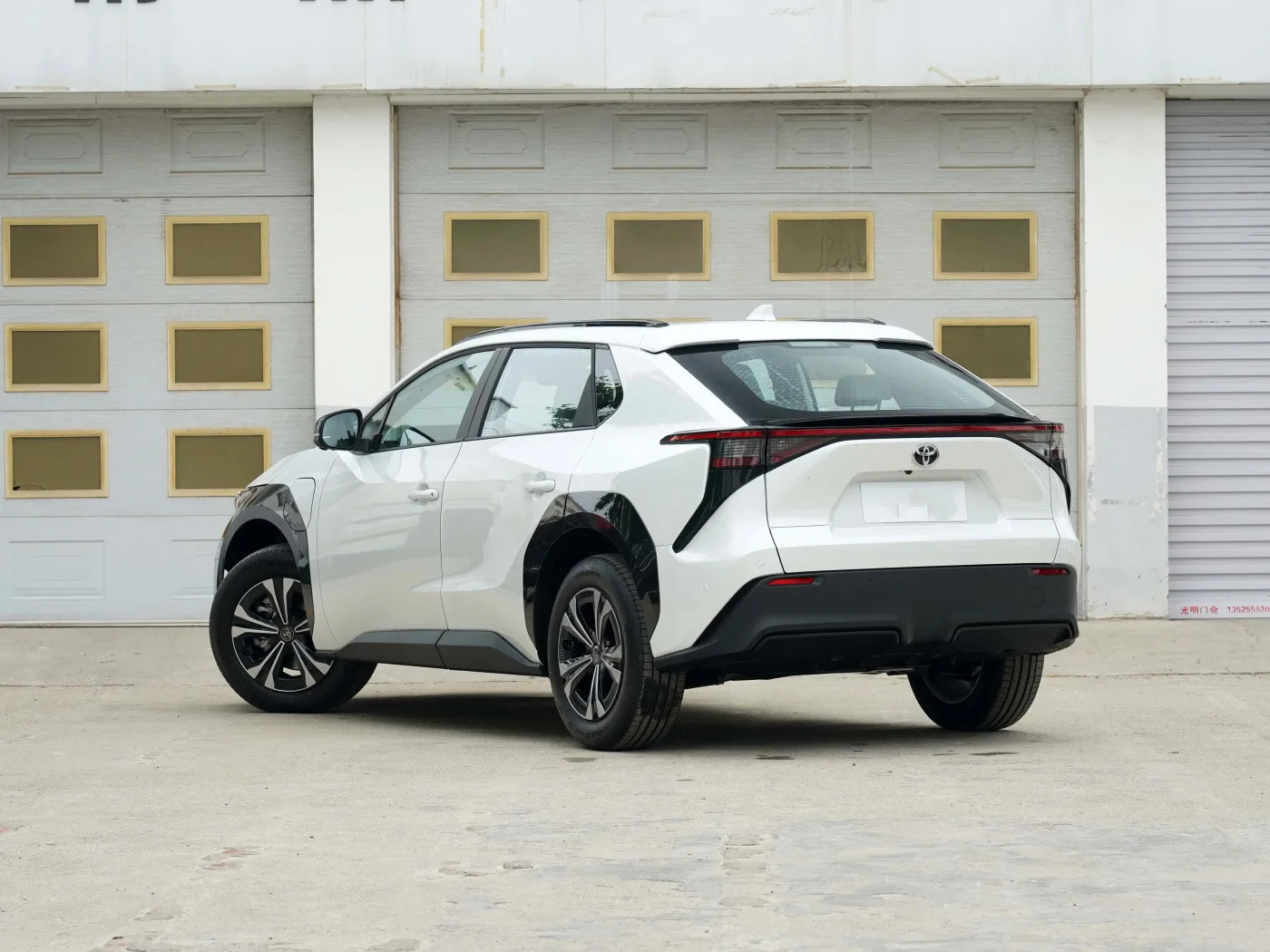 High-quality fast  Electric Mid-size SUV car Of Toyota- BZ4X Electric Suv 2023 New Model EV
