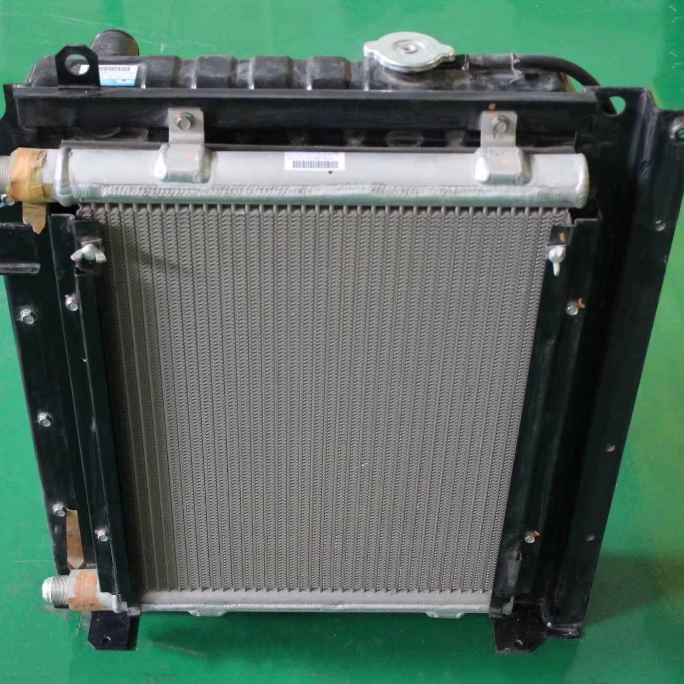 Радиатор бака для воды экскаватора 20Y-03-42452 радиатора PC200-8 PC200-6