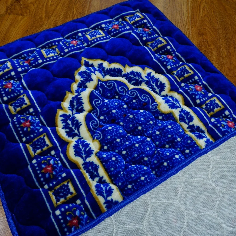 Custom islamic thick soft prayer mat with foam