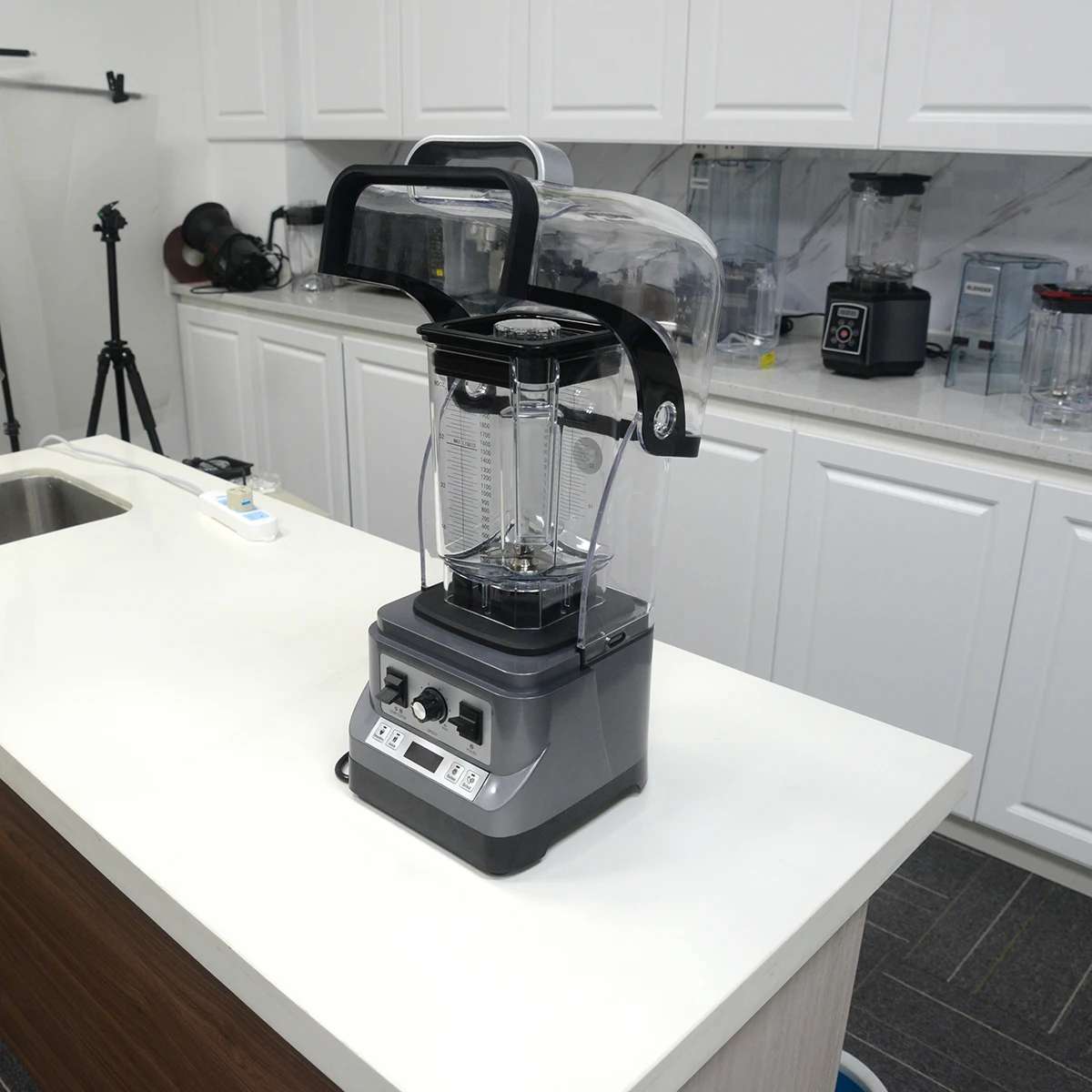 5-in-1 BPA Free Commercial Blender New Electric Home Appliance for Kitchen or Hotel Plastic Container for Household Use