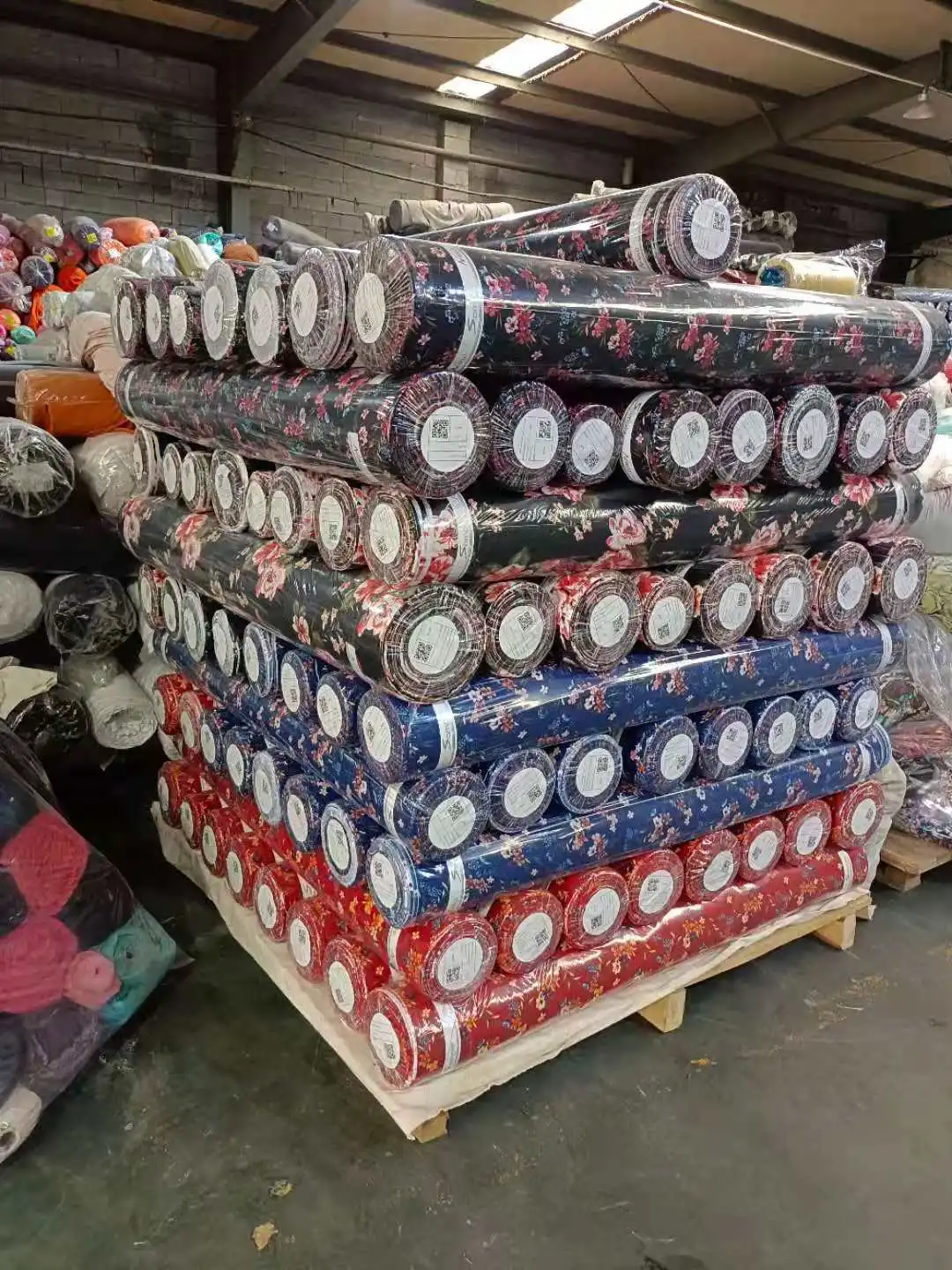 Stock Woven Plain Spun Rayon Leaf Motif Viscous 100% Viscose Floral Printed Rayon Challis Fabric